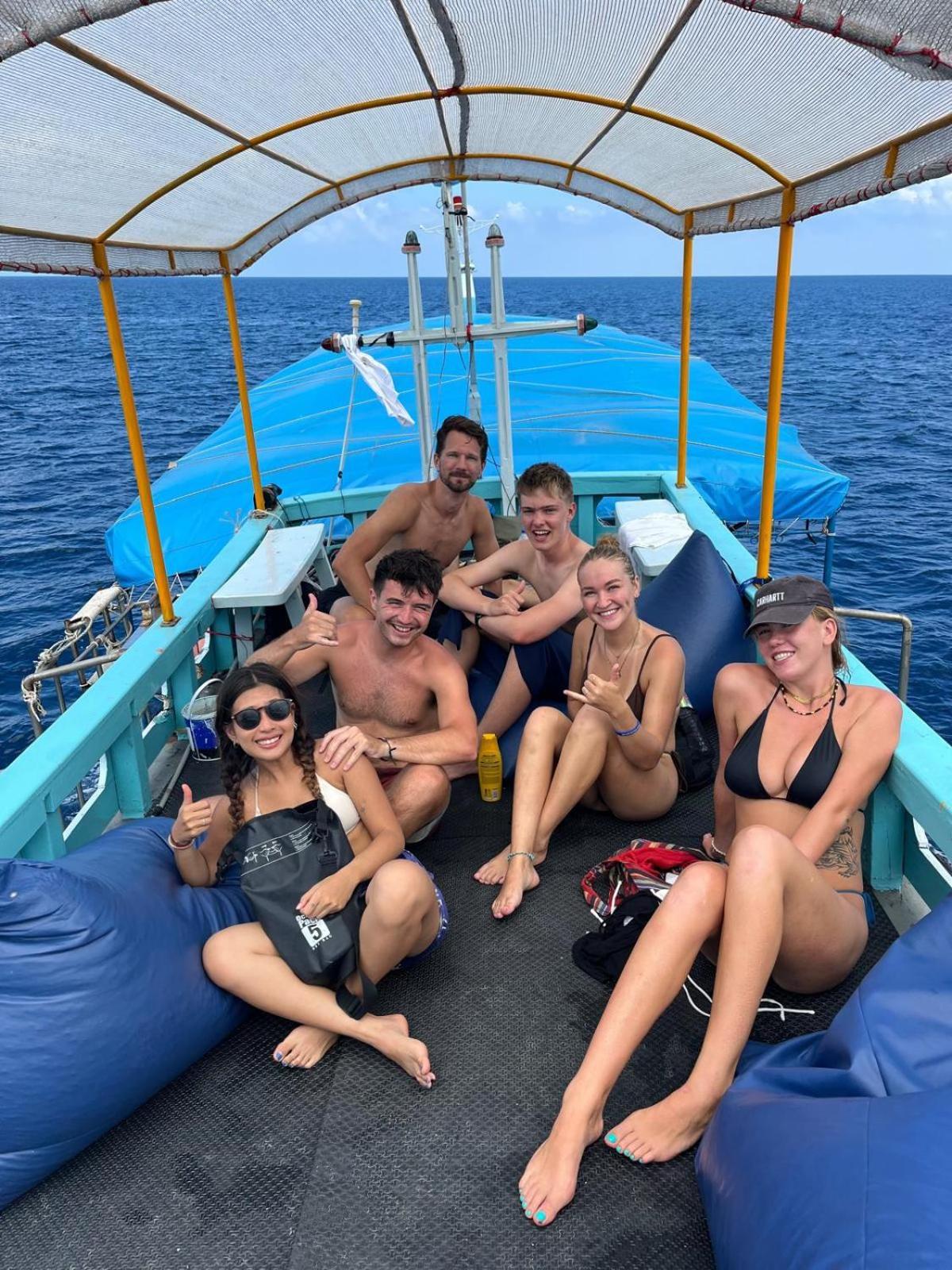 Escape Divers Hostel Koh Tao Exterior photo